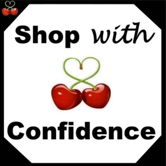 🍒 Fabric Polka Dot Button Earrings - Picture 3 of 3